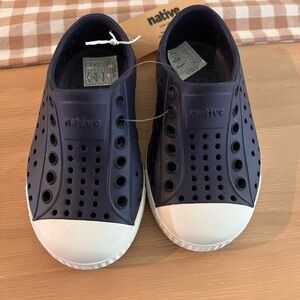 Native Kids Water Shoes in Navy and White